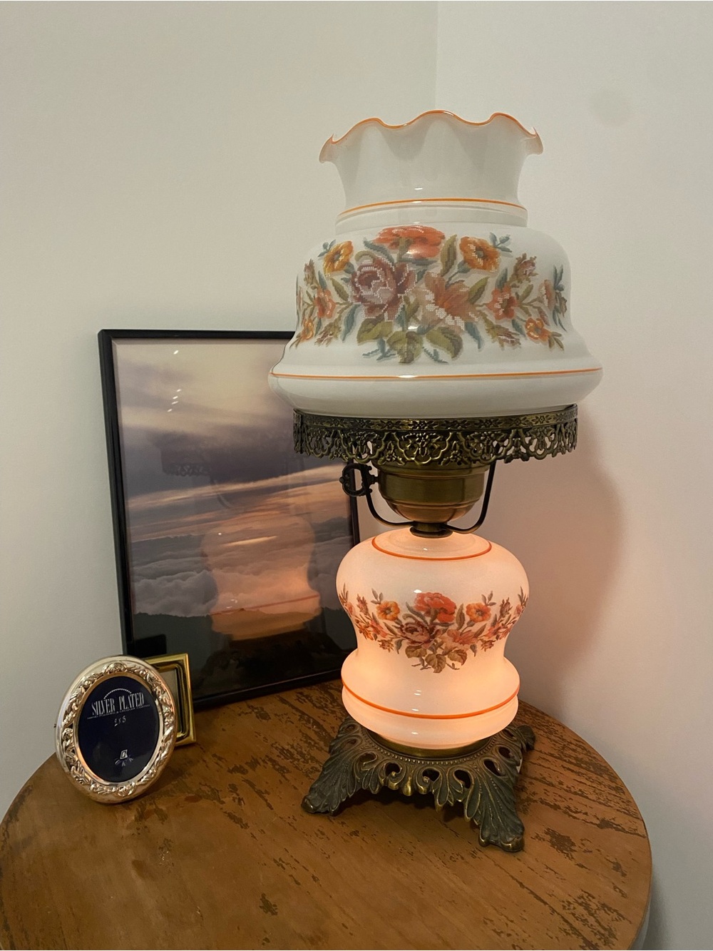 Vintage 1970s "Gone with the Wind" style floral hurricane lamp